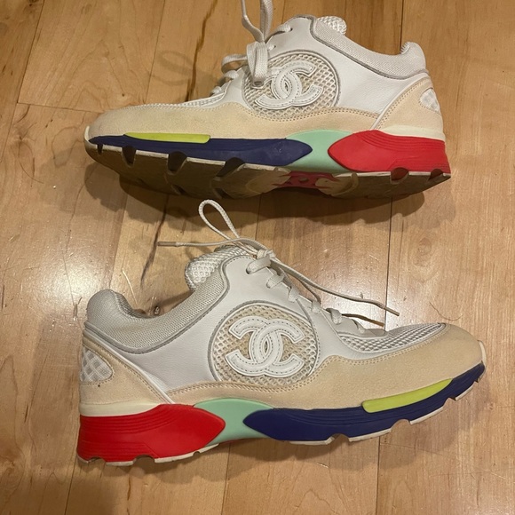 Authentic Chanel sneaker size 37.5 - Picture 2 of 7